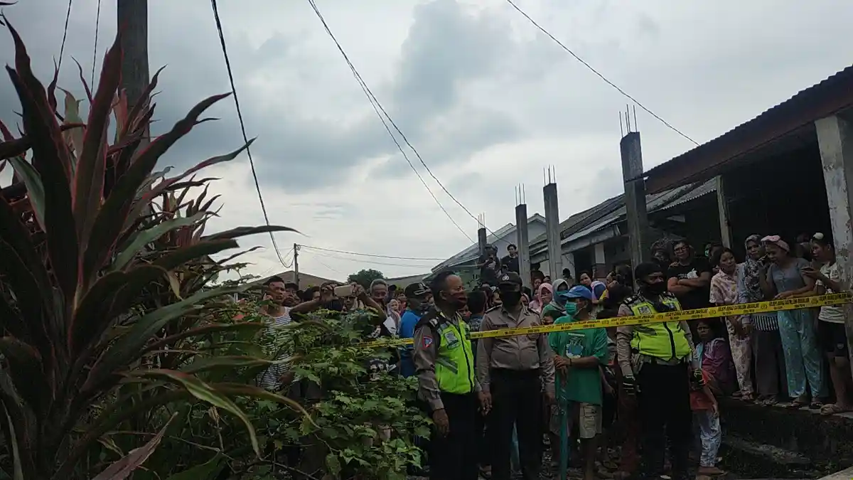 Prarekonstruksi Pembunuhan Siswi SMK, Pelaku Disoraki Ratusan Warga