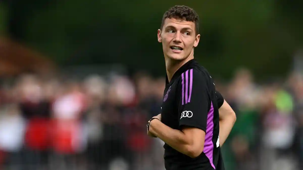 Tergantung Manchester City, Inter Milan Belum Bisa Dapatkan Benjamin Pavard