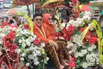 Kirab Pusaka HUT Banyumas Meriah, Bupati Sadewo Berharap Banyak Investor Datang dan Warga Sejahtera