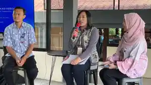 Deputi-Kepala-Perwakilan-BI-Kediri-Dea-Andarina-tengah-saat-menghadiri-Forum-Harmoni.jpg