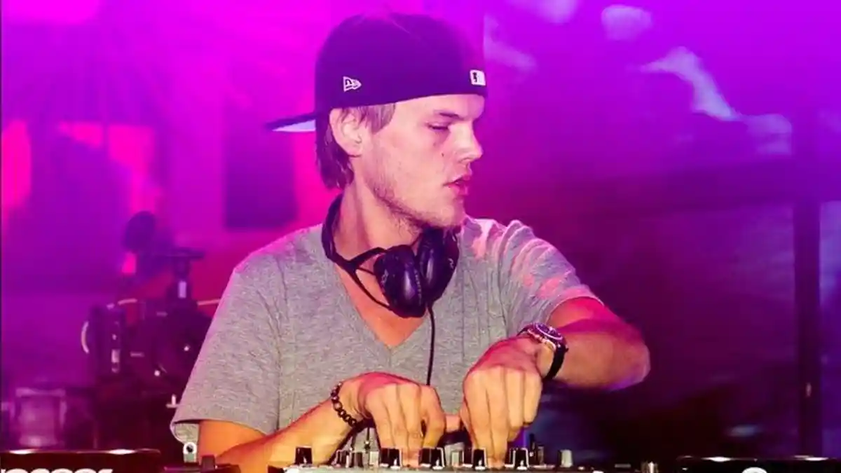 Akhirnya Terungkap, DJ Avicii Bunuh Diri Sendiri Menggunakan Alat Ini