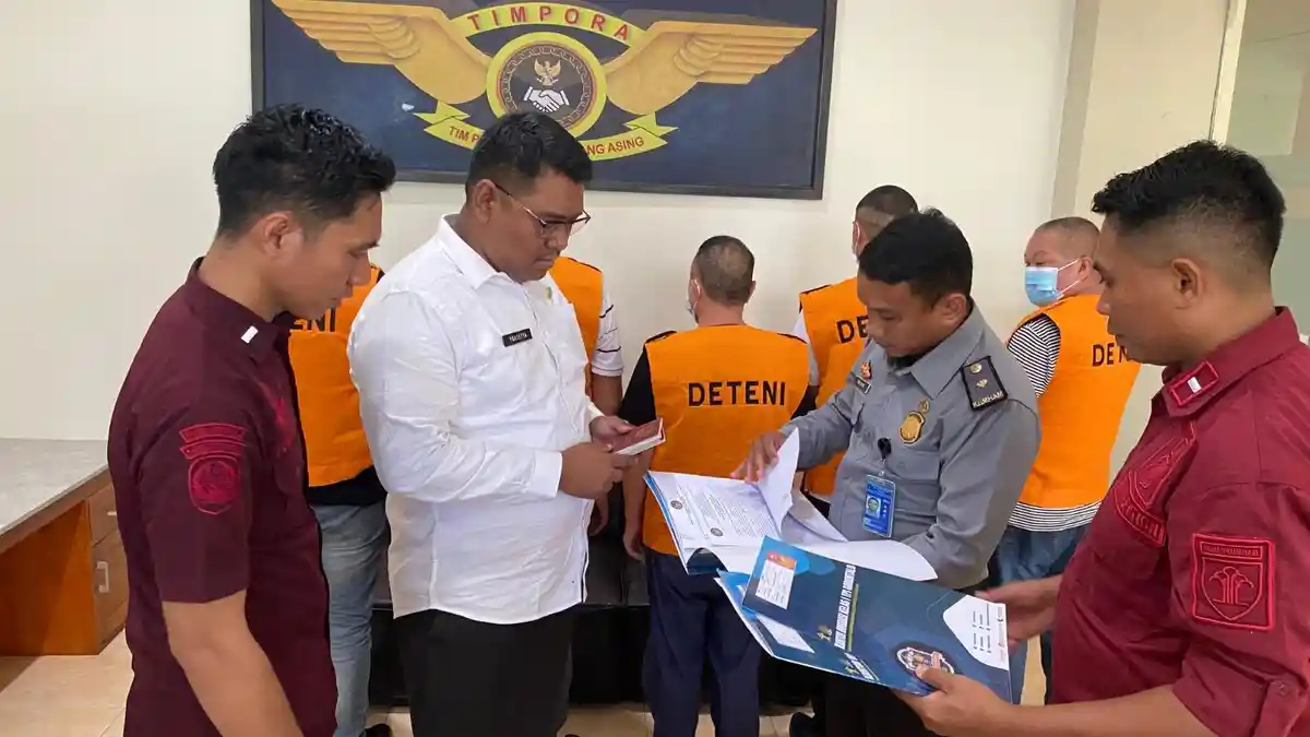 Imigrasi Gorontalo Deportasi 5 Orang WN Tiongkok: Bukti Ketegasan Menjaga Kedaulatan RI