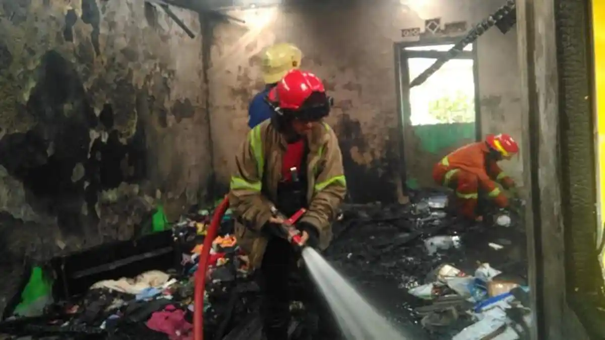 Tabung Gas Bocor, Rumah Dua Lantai di Cipayung Depok Terbakar