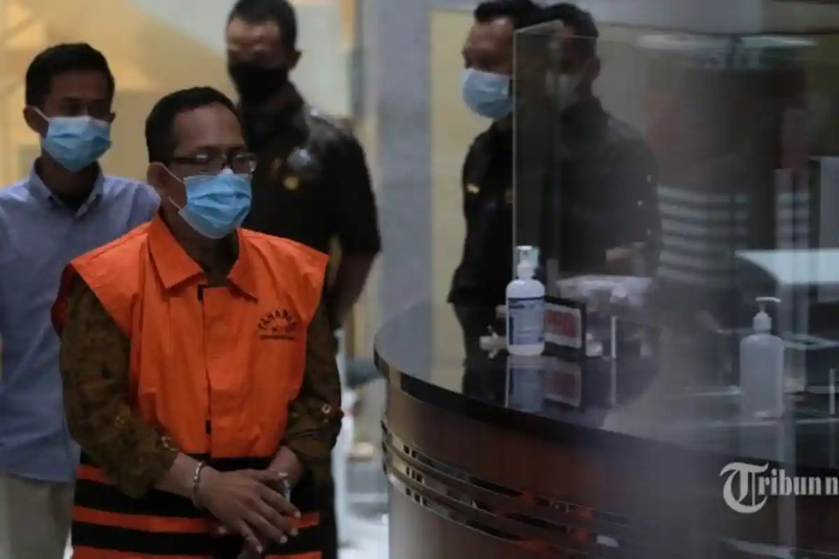 Hakim Itong Interupsi Saat Konferensi Pers, Sebut KPK Omong Kosong