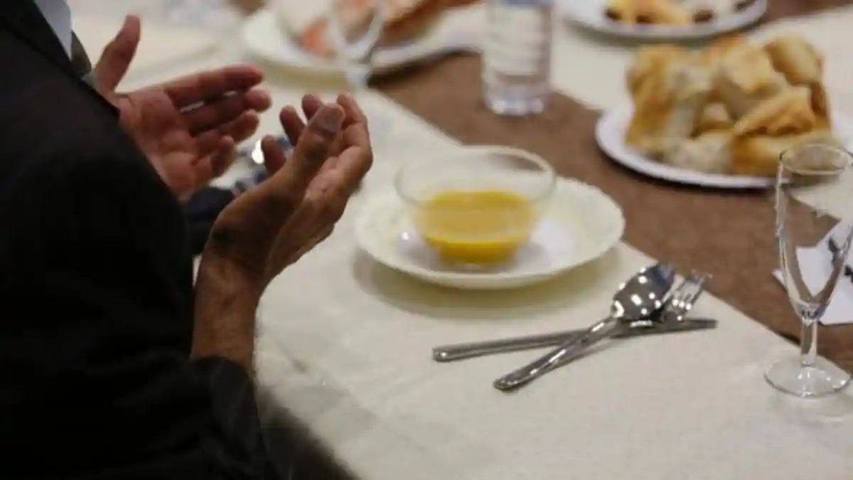 Waktu Berbuka untuk Wilayah Karimun Hari Ini Pukul 18.10 WIB. Ini Jadwal Imsak Jumat Besok