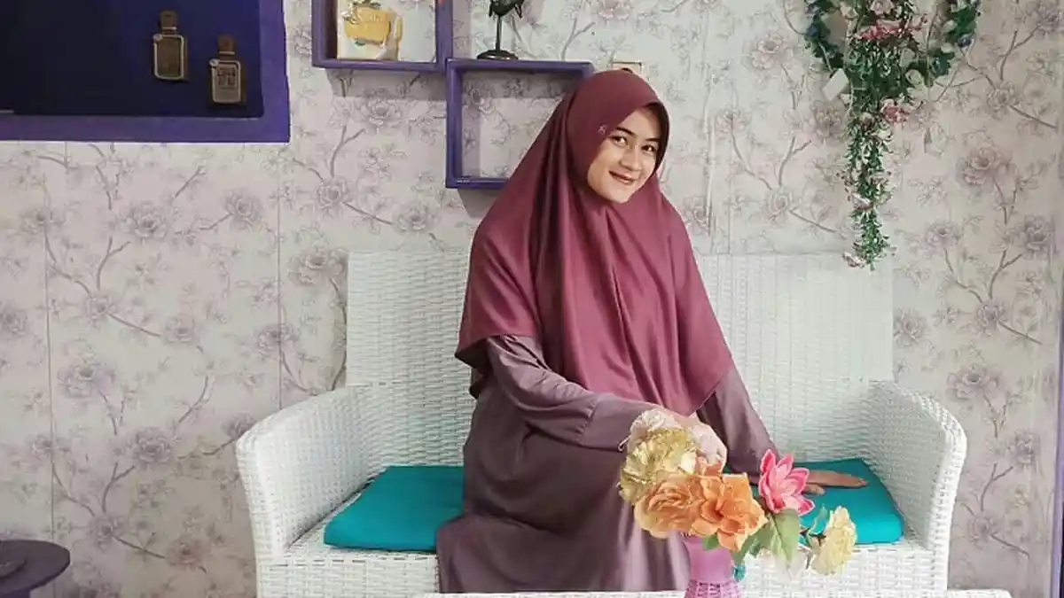 Rahmi Apriani : Nikmati Hasil Gurih dan Pedasnya Seblak 'Kedai Reumbay'