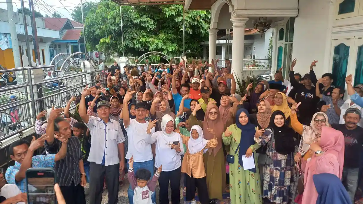 Silaturahmi Warga Bambu Kuning dengan Anggota DPRD Pekanbaru Hj Arwinda, Pesannya Bikin Haru