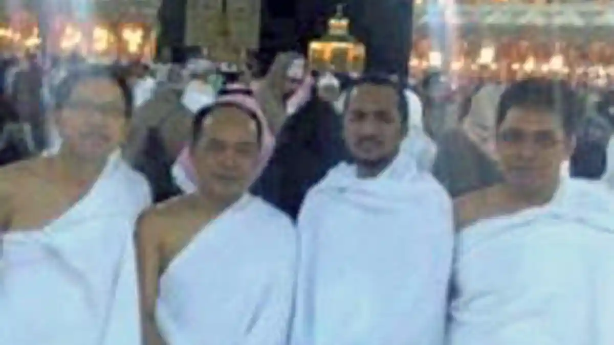 Beredar Foto Umrah Abraham Samad dan Zainal Tahir di Mekah