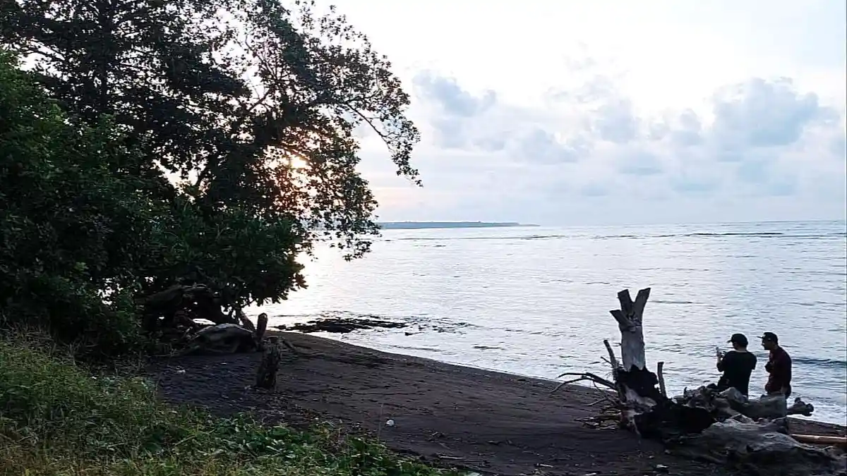Tidak Jauh dari Kantor Pemkab Minsel Sulawesi Utara, Pantai Alar Jadi ...