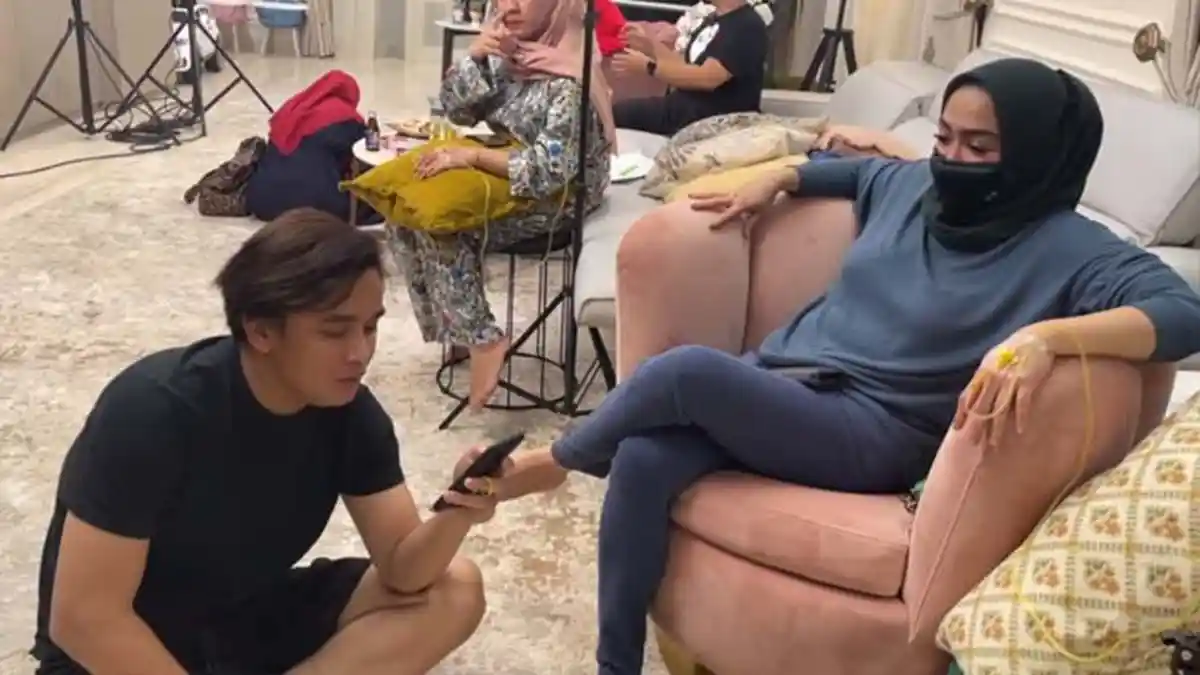 Kesal Lihat Rafathar Terus-terusan Diisengin, Mama Rieta Semprot Billy Syahputra : Kasihan Cucu Aku