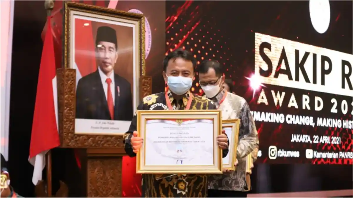 Mewakili Jabar, Sumedang Raih Penghargaan SAKIP RB Award 2020 ...