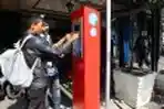Warga Bingung Gunakan Mesin Parkir Meter