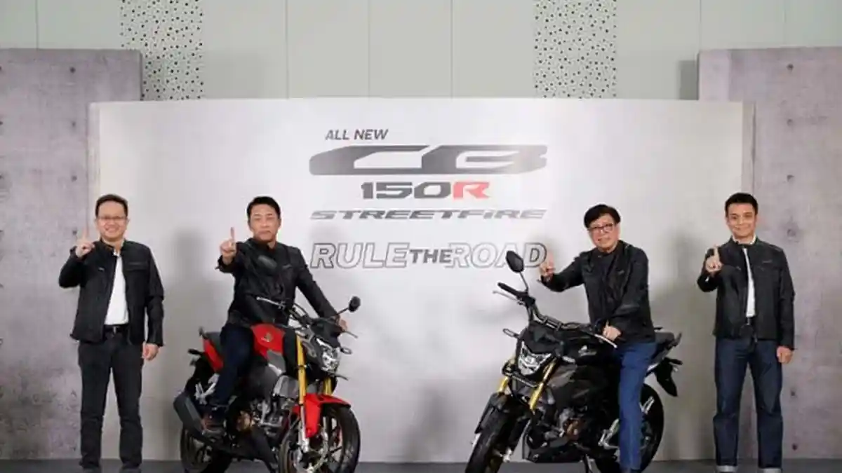 Capella Honda Serahkan Unit Perdana All New Honda CB150R Streetfire