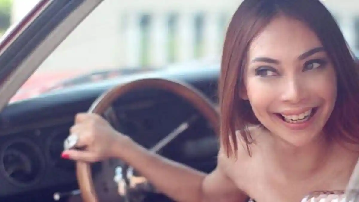 Gusti Rosaline Berharap Dimaafkan dan Dapat Restu Istri Pertama Suami Sirinya yang Seorang Pejabat!