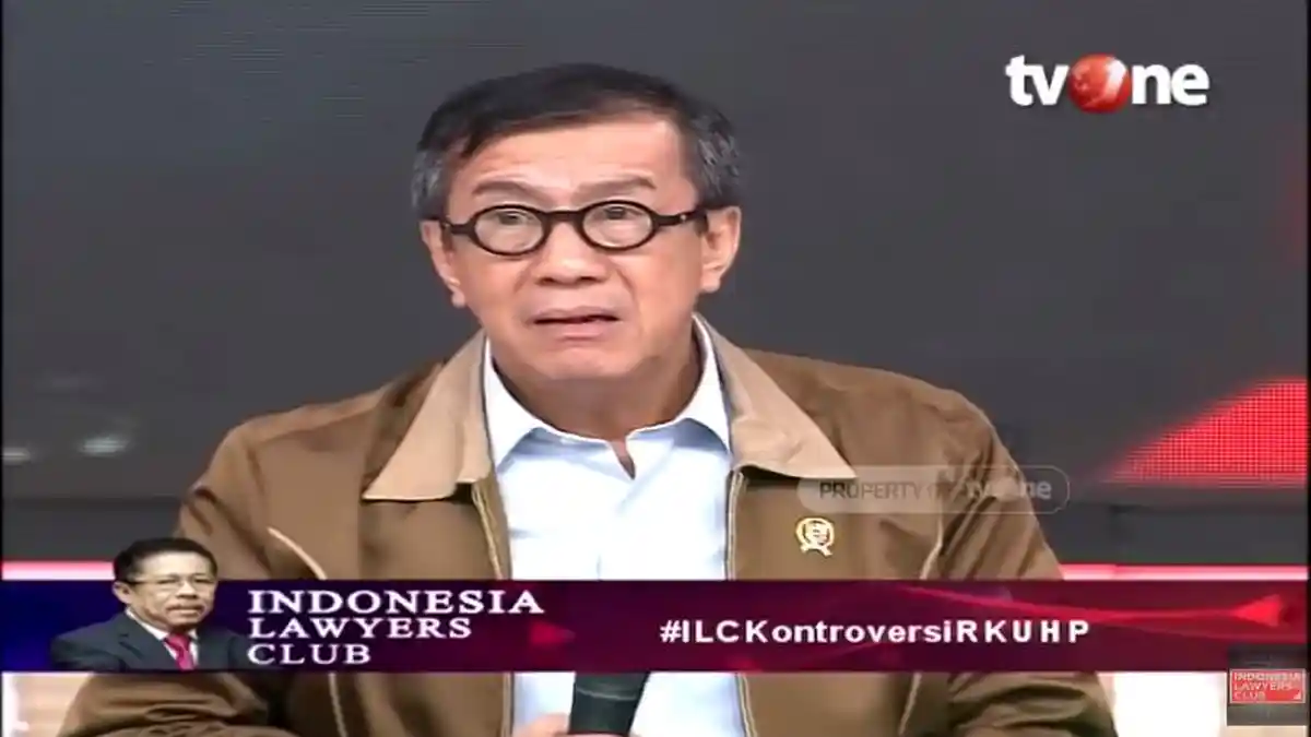 Kesal Berdebat dengan Ketua BEM UI dan UGM, Yasonna Laoly Oper Mikrofon ke Arsul Sani