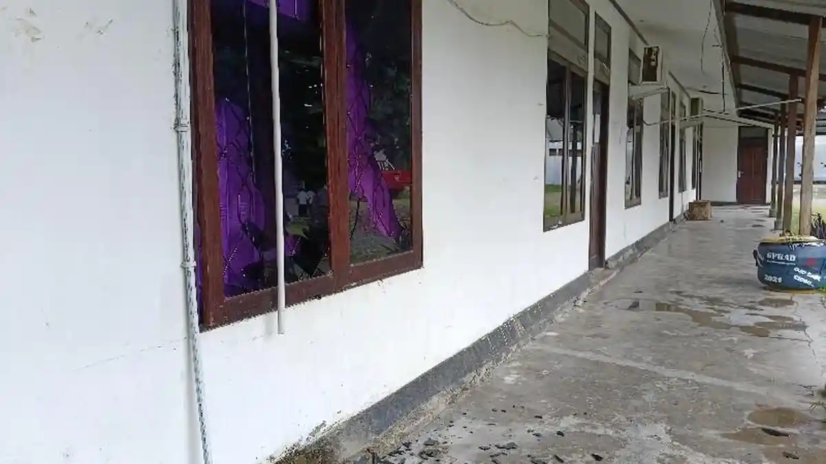 Begini Kondisi Kantor BPKAD Mansel yang Dipalang Sejak 4 Hari Lalu: Kaca Jendela Pecah