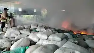 gudang-terbakar-jepara.jpg