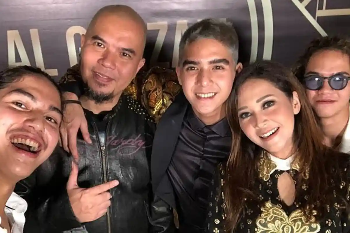 Begini Ekspresi Mulan Jameela saat Lihat Maia Estianty & Ahmad Dhani Pelukan dengan Al, El, dan Dul