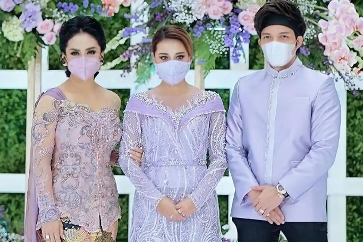 Hari Ini Krisdayanti Ulang Tahun ke 46, Pernikahan Aurel Hermansyah Jadi Kado Spesialnya