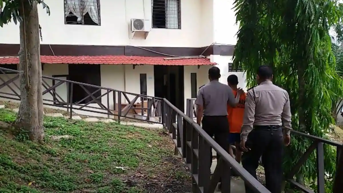 Korban Teriak, Pelajar yang akan Gagahi Gadis Idamannya Ini Kabur Hanya Bercelana Dalam