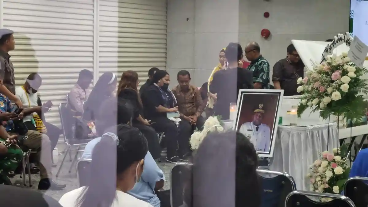 Tetanggaan di Papua, Menteri Bahlil Ceritakan Sosok Mendiang Lukas Enembe