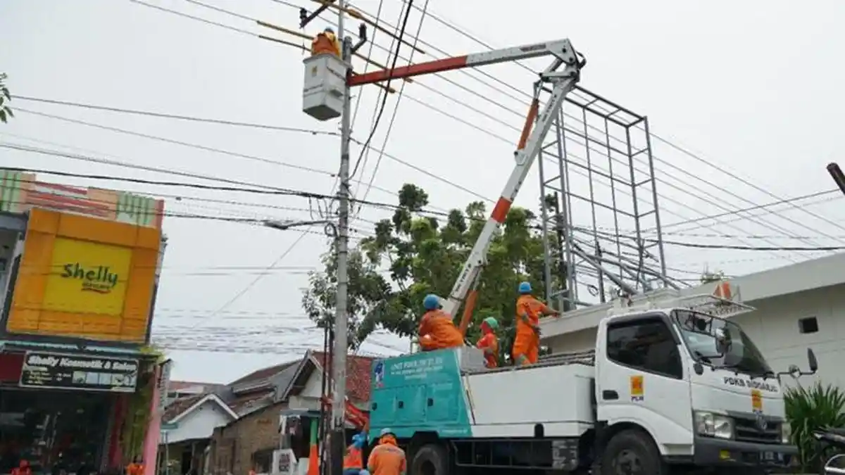 Waspada Cuaca Ekstrem, PLN Siagakan Personel dan Peralatan demi Keselamatan Masyarakat