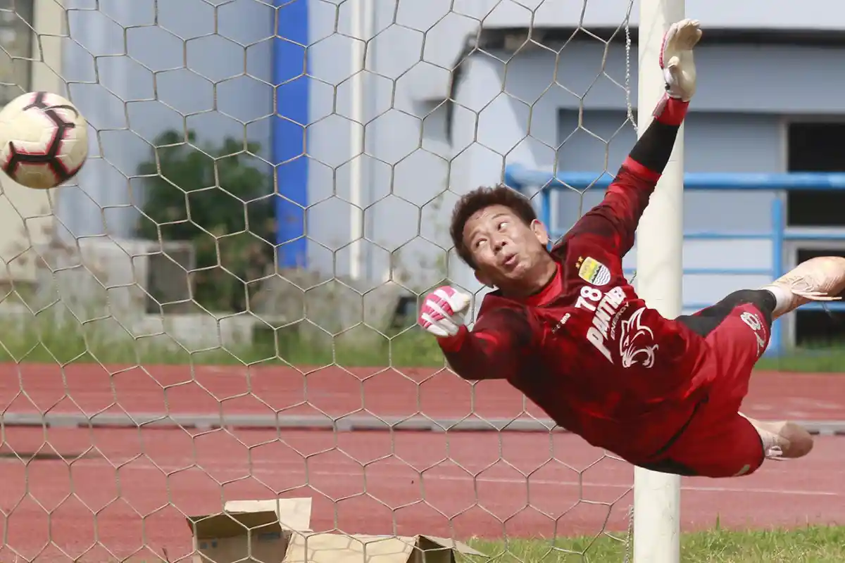 Kiper Persib I Made Wirawan Ungkap Striker Tertangguh yang Pernah Dihadapi, Bobotoh Tak Akan Asing