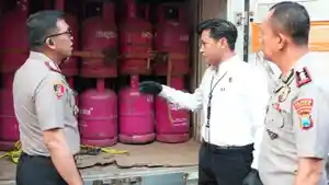sindikat-pelaku-mengoplos-elpiji-bersubsidi-untuk-dijual-dengan-tarif-non-subsidi.jpg