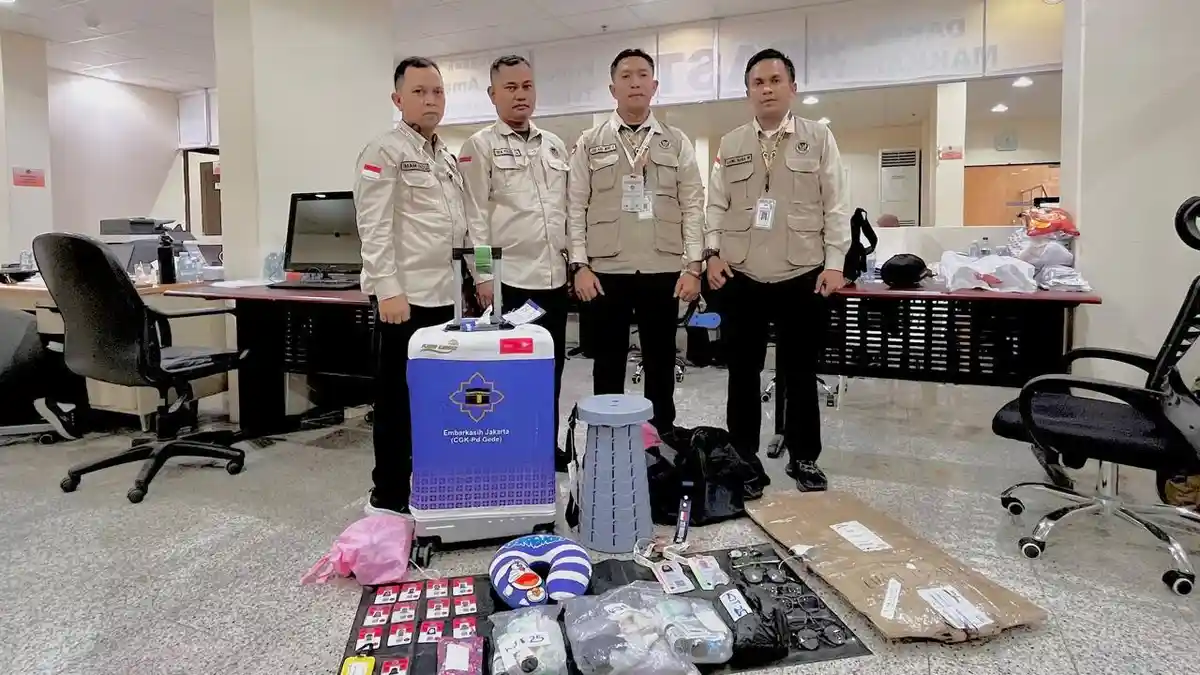Saat Jamaah Lelah dan Barang Tertinggal, Petugas Linjam Jadi Garda Terakhir di Bandara Haji
