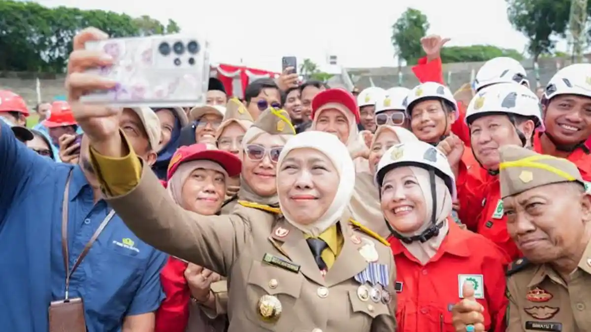 Pimpin Apel Bulan K3 Nasional 2026 di Gresik, Gubernur Khofifah Komitmen Penguatan Ekosistem K3