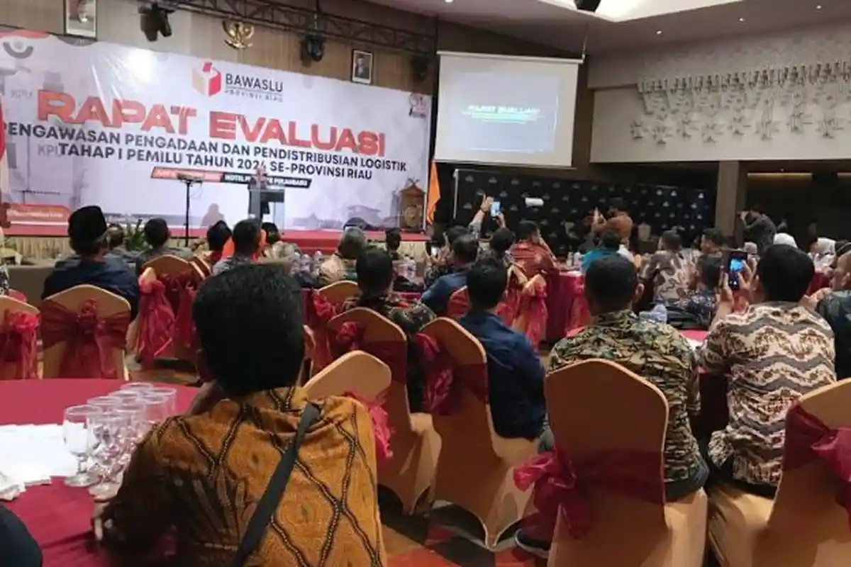 Jajaran Bawaslu se-Riau Berkumpul di Pekanbaru, Bahas Pengawasan Logistik Pemilu