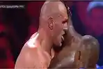 tyson-fury-tak-hanya-menjatuhkan-wilder.jpg