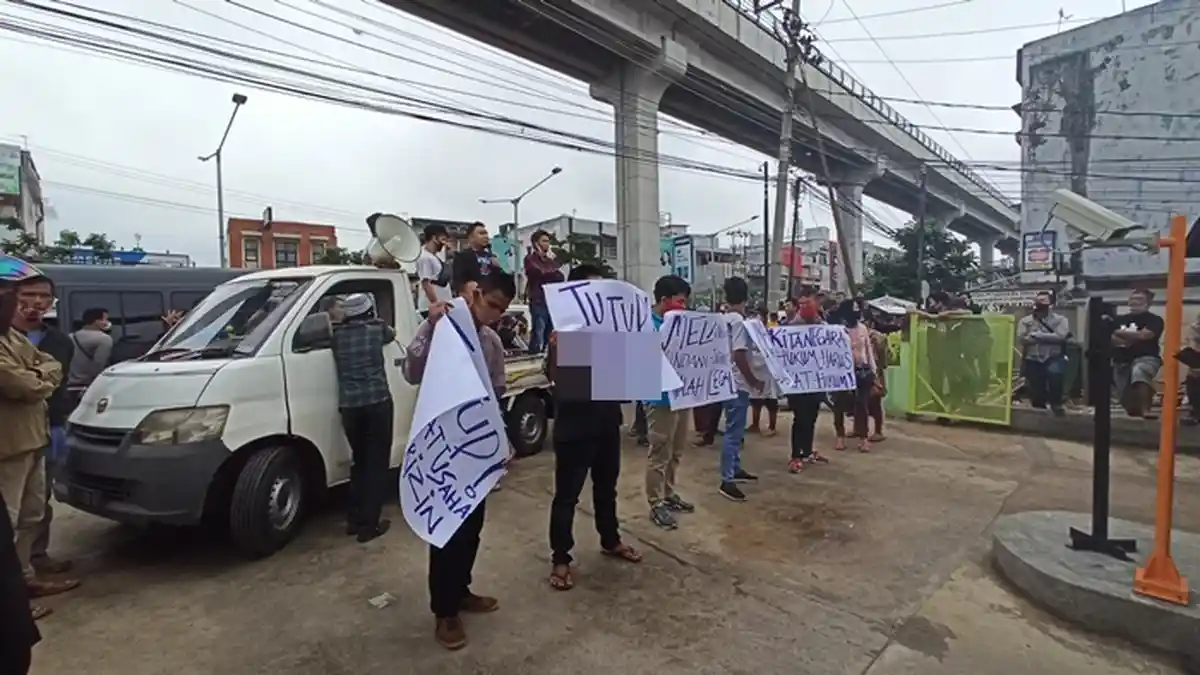 Pedagang Pasar Palimo Keberatan Dicap Penyebab Macet, Klaim Disebabkan Resto, CCTV LRT Dibawa-bawa