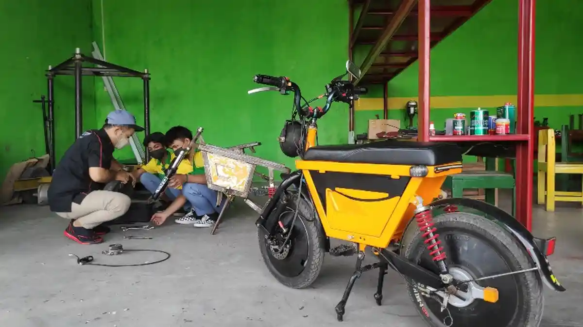 Siswa SMK Ki Ageng Pemanahan Bantul Kembangkan Sepeda Motor Listrik dari Bahan Daur Ulang