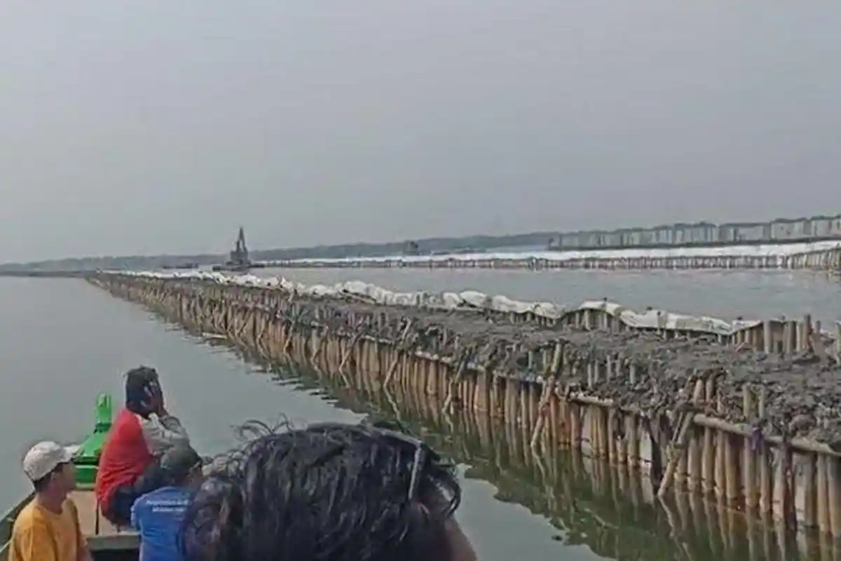 Pagar Laut di Desa Segarajaya, Bekasi, untuk Proyek Pangkalan Ikan, Berbeda dengan yang di Tangerang