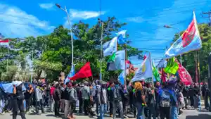 Ratusan-mahasiswa-Gorontalo-berdemo-95955.jpg