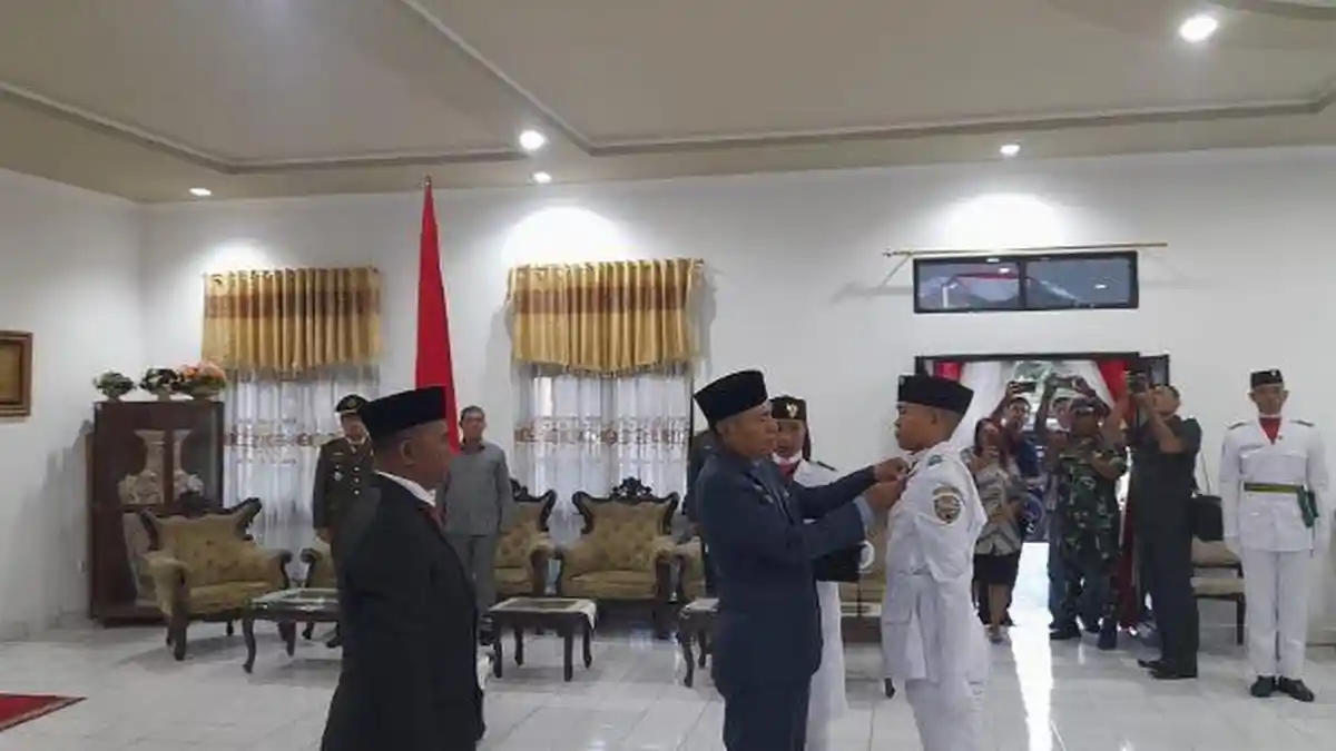 Bupati Ende Kukuhkan 25 Anggota Paskibraka