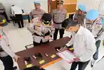 Pastikan Keamanan, Polres Mempawah Lakukan Pemeriksaan Senpi Anggota