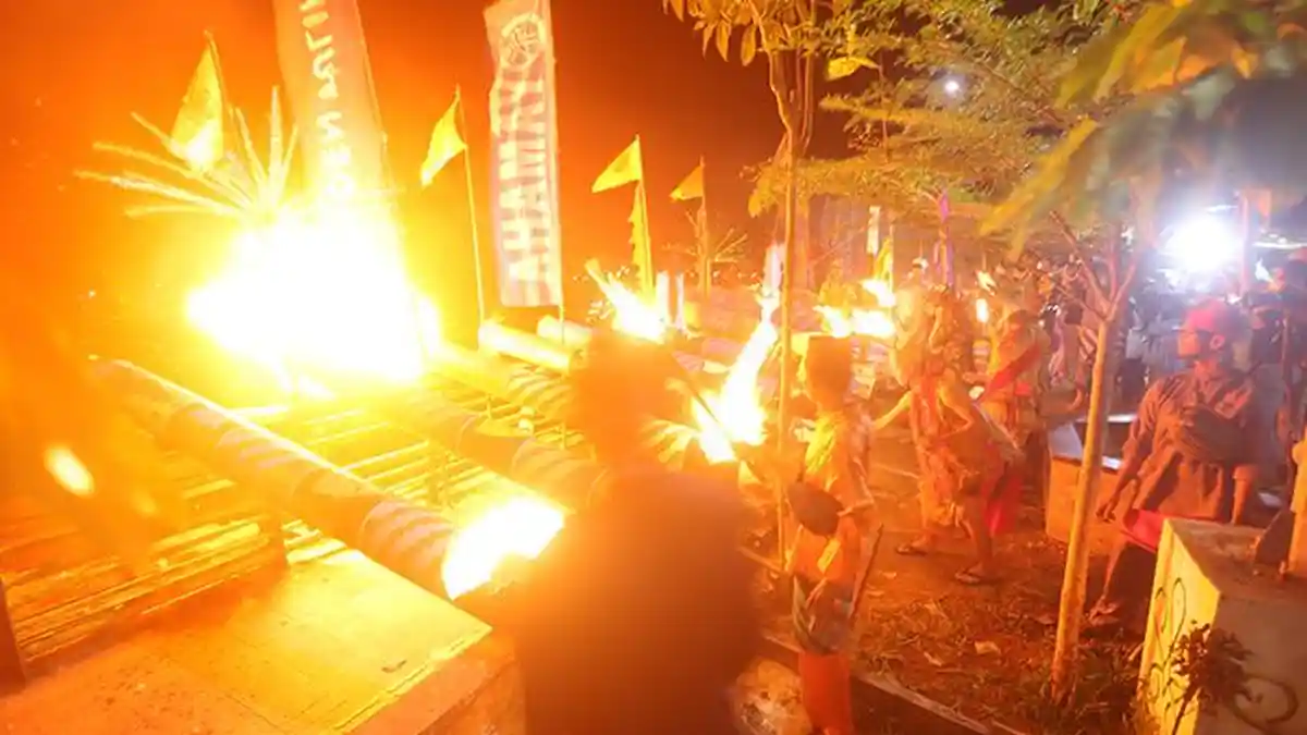 BERITA FOTO : Budaya Meriam Karbit dalam Bingkai Keberagaman ...