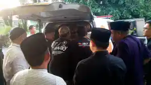 jenazah-ade-tiba-di-palangkaraya.jpg