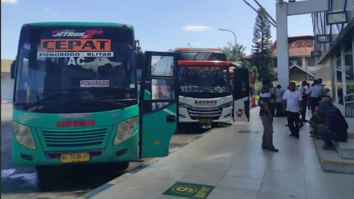 Arus Mudik di Terminal Patria Blitar , Penumpang Datang Hampir 3.000 Orang