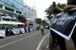 sejumlah-imigran-pencari-suaka-aksi-di-unhcr-medan_20201220_153408.jpg