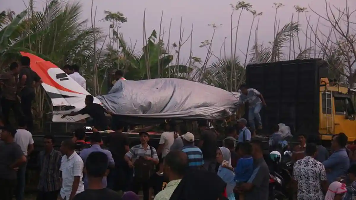 NGERI! Pesawat yang Dipiloti Gubernur Aceh Mendarat Daurat. Mesin Mati hingga hingga Sayap Patah