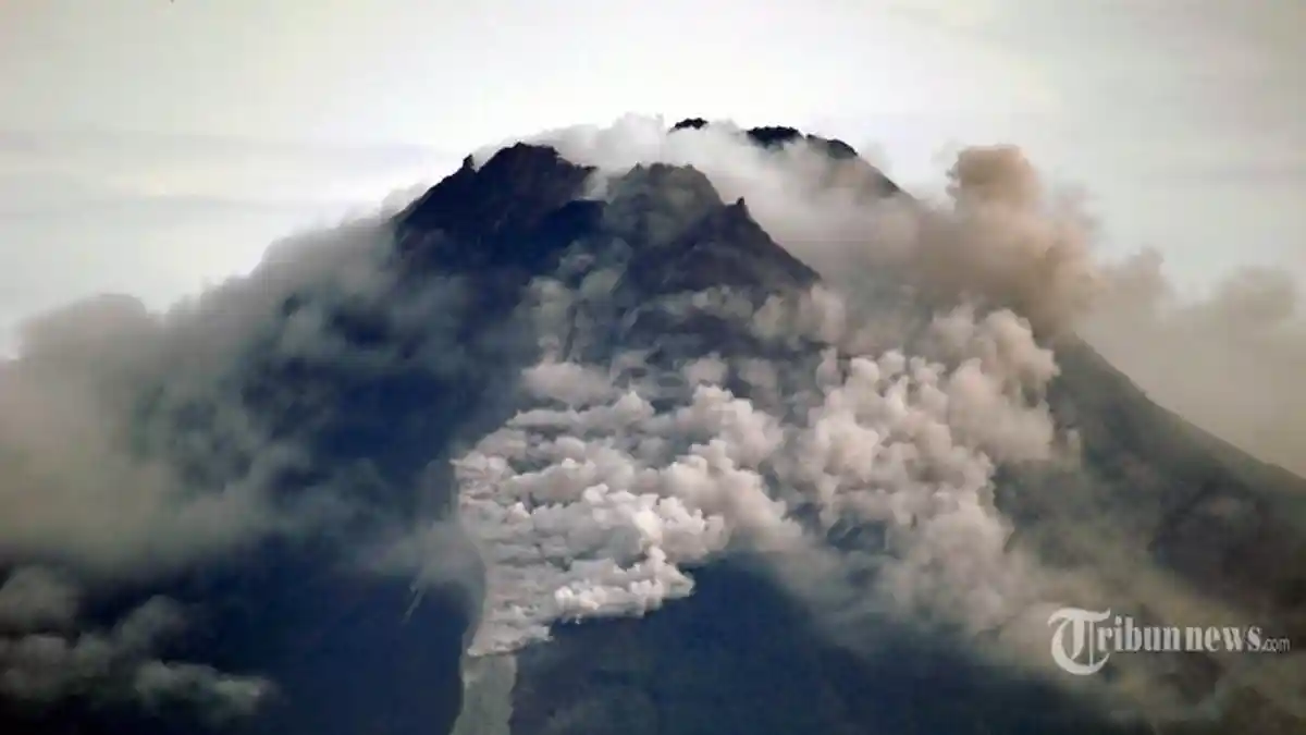 Gunung Merapi Meletus, Klaten dan Boyolali Hujan Abu Vulkanik