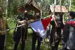 memasang-bendera-pusaka-merah-putih-di-situs-kerajaan-nyai-undang.jpg