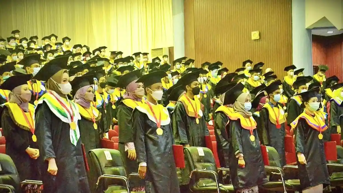 Foto: Wisuda Mahasiswa Unhas Unhas Periode III Tahap 2 - unhas-menggelar-wisuda-sarja-magister-doktor-pesialis-dan-profesi-periode-iii-tahap-2-2.jpg