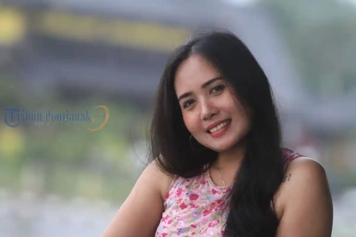 Berteman Dengan Mahasiswa, Deba Tetap Bisa Bersikap Profesional di Kelas