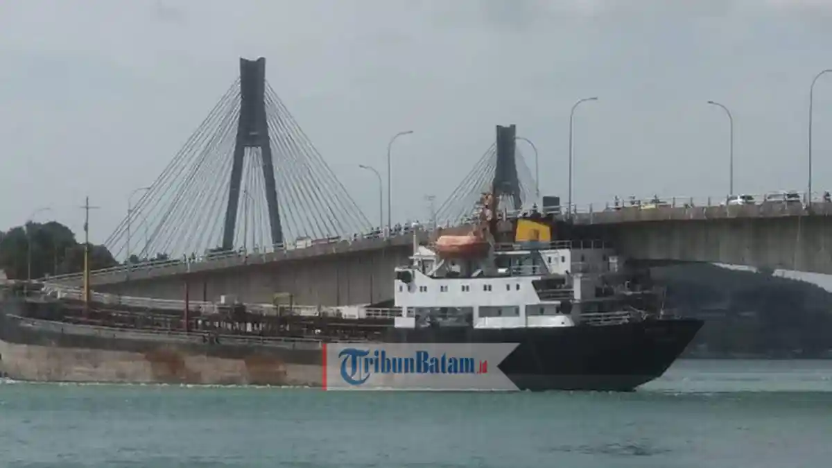 Kapal Tanker Eastern Glory Tabrak Jembatan 2 Barelang, Cegah Kapal Kabur Izin Belayar Dibatalkan