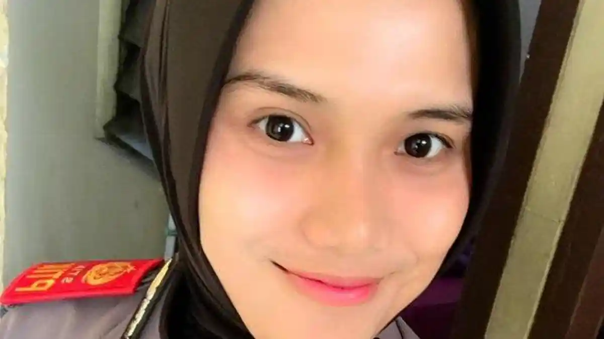 Iptu Novita Rindi, Polwan Berhijab yang Dampingi Komjen Listyo di Fit And Proper Test