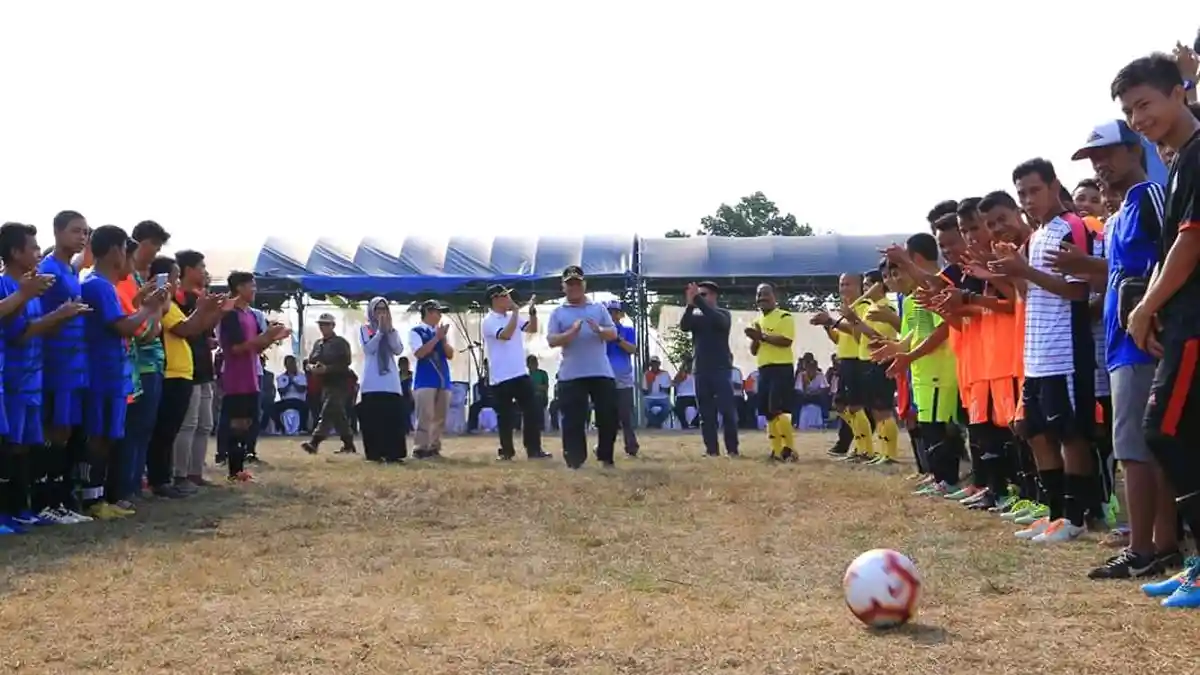 Turnamen Sepakbola Gala Desa 2018 Resmi Dibuka Bupati HSS